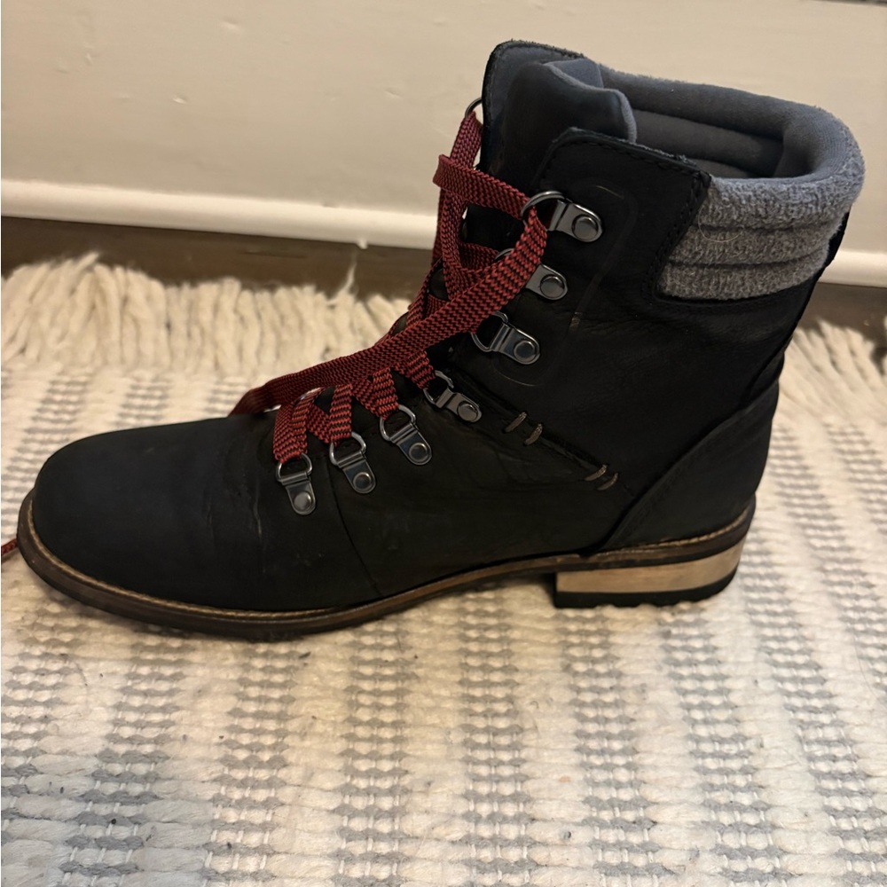 Kodiak Black and Red Women's Boots - Picture 3 of 5